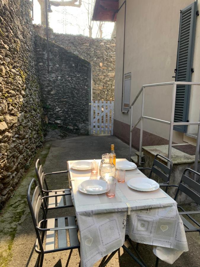 데르비오 Al Castello 아파트 외부 사진